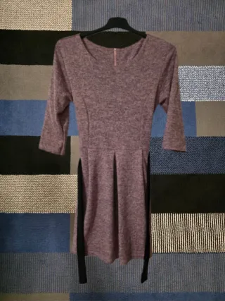 Vestido morado y negro