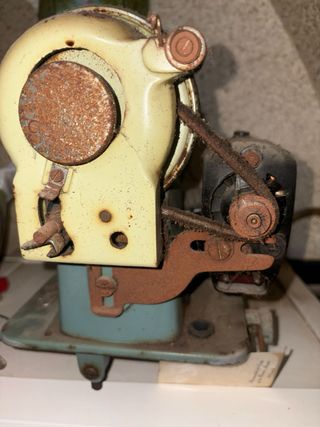 Máquina de coser Alfa Royale vintage