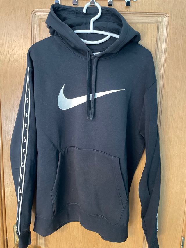 Sudadera Nike Negra con Logo