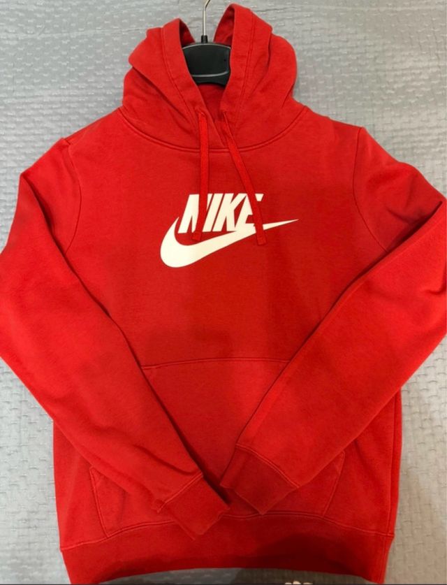 Felpa Nike con cappuccio rossa