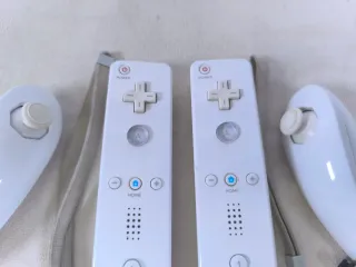 Mandos Wii Nintendo (2 unidades).