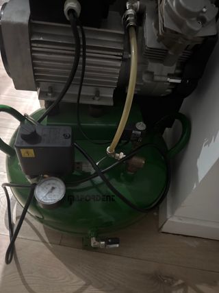 Compresor de uso odontológico casi nuevo