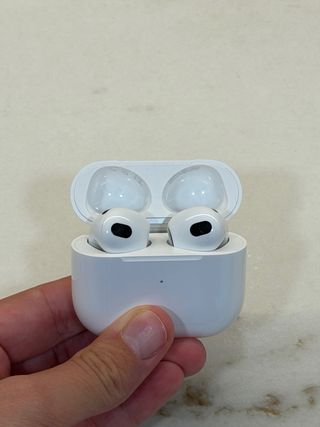 AirPods 3a Generación - Caja de carga MagSafe