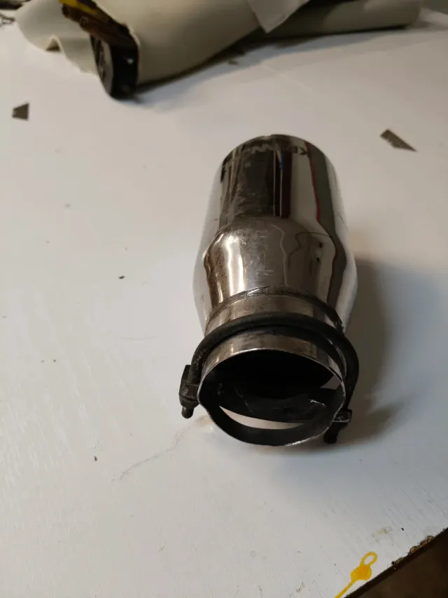 Cola de escape acero inoxidable con silenciador