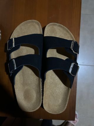 Sandalias Zara negras y marrones