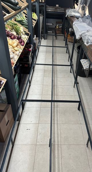 TARIMA DE HIERRO ( BASE  DE PANEL MARINO )