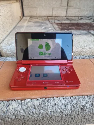 Nintendo 3DS Rossa con juegos (magia)