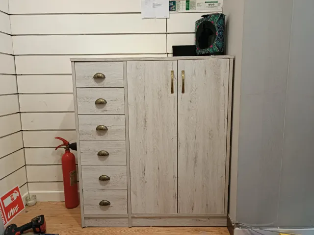 Se venden muebles ideales para comercio