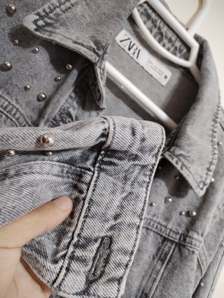 Chaqueta Zara Gris Tachuelas Talla M