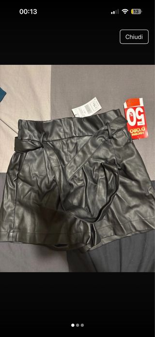 Pantaloncini similpelle con cintura