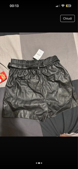 Pantaloncini similpelle con cintura