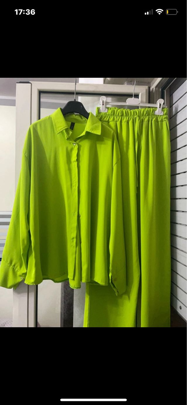 Completo donna camicia e pantalone a zampa