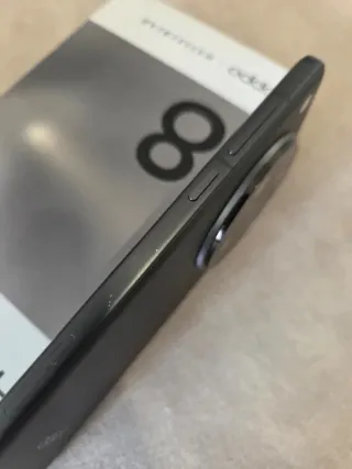 Oppo Find X8 Pro 16/512 + 4 cover + caricabatterie da 80W