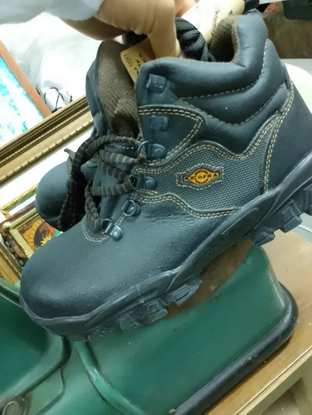 Botas de seguridad negras talla 42 COFRA