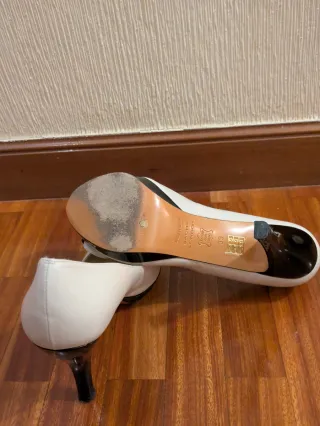 Peep toes Sacha London piel beige y negro