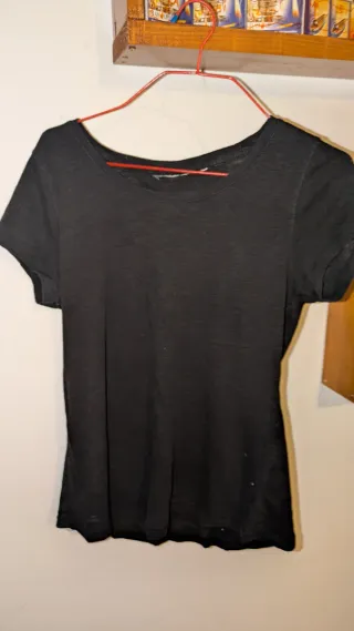 Camiseta negra lisa