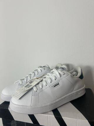 Adidas Urban Court Talla 42.5, nuevas.