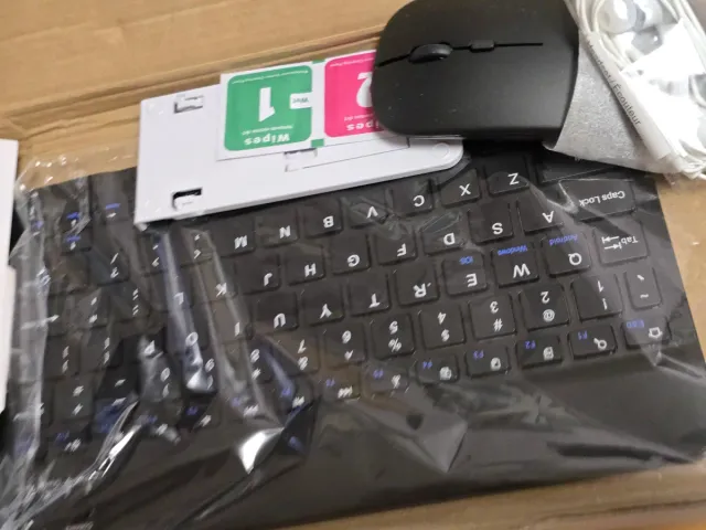 Mini Teclado y Ratón Inalámbricos Negros