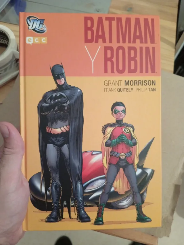 Batman y Robin. Grant Morrison. ECC.