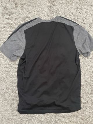 Lote Camisetas Adidas Blanca y Negra.   