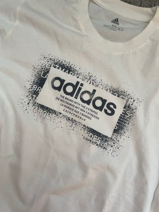 Lote Camisetas Adidas Blanca y Negra.   