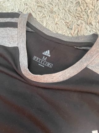 Lote Camisetas Adidas Blanca y Negra.   