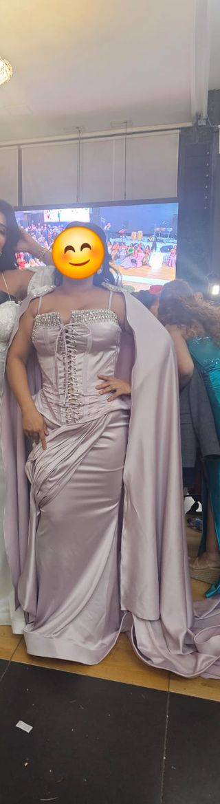 Vestido de fiesta rosa y plateado