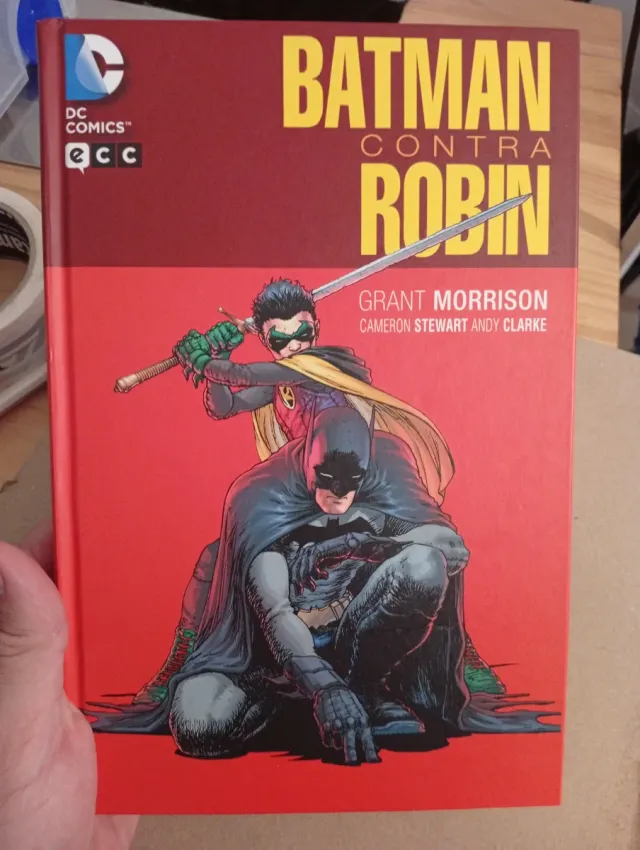 Batman contra Robin. Grant Morrison. ECC.