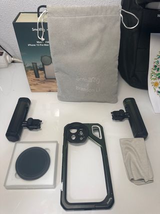 jaula iphone 15 Pro Max accesorio 
