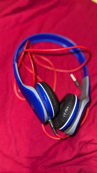 Cuffie Linq con cavo removibile blu e rosse