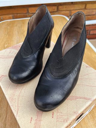 Zapatos de tacón negros talla 39