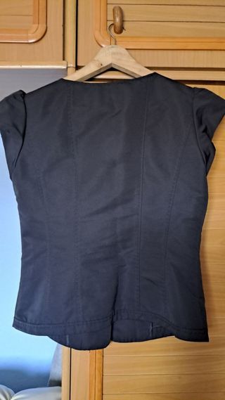 Blusa estilo chaleco negro Cortefiel