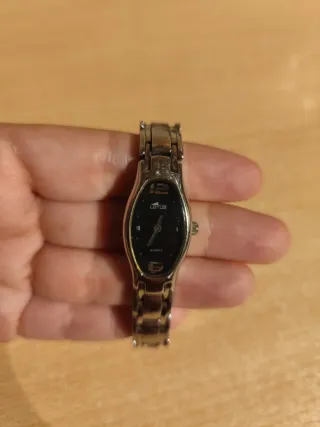 Reloj Lotus Mujer Negro y Plateado