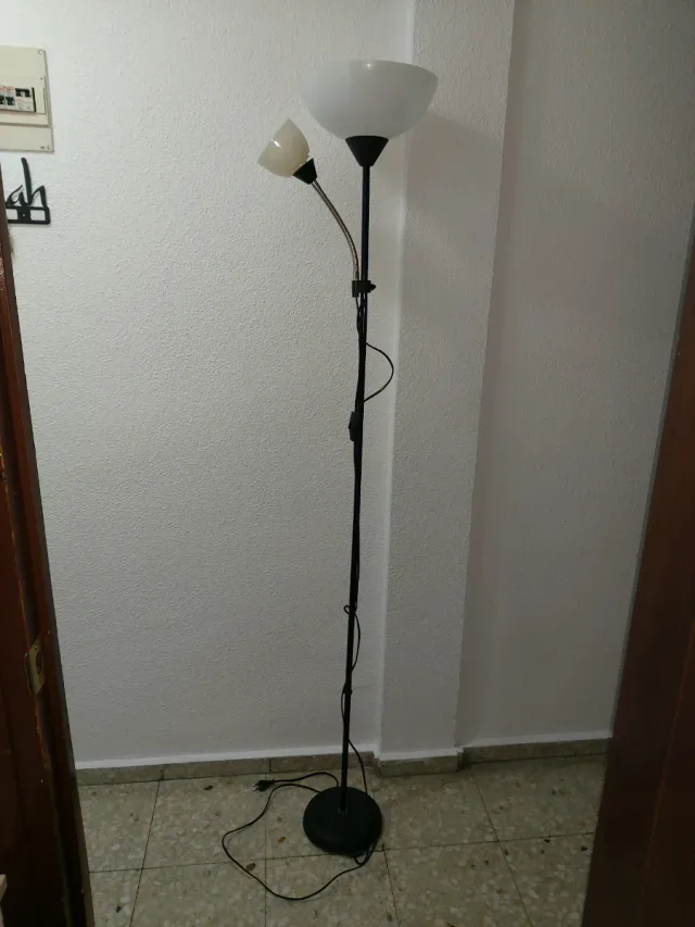 Lámpara de pie moderna