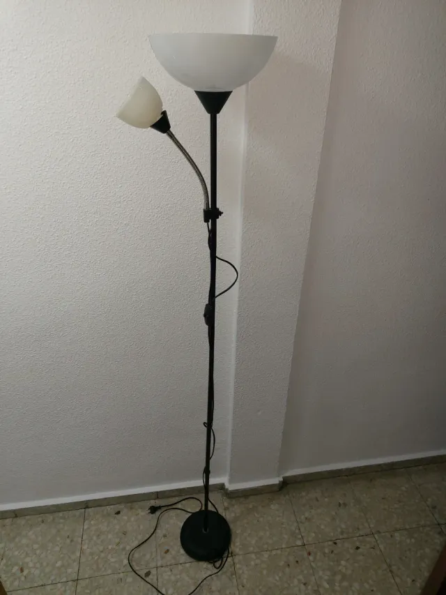 Lámpara de pie moderna