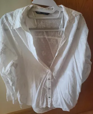 Camisa blanca Zara bordada