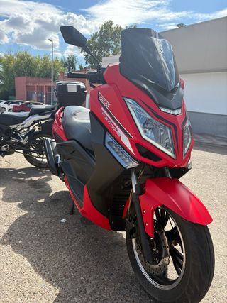 Riya T9 125cc Scooter Rojo