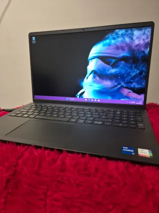 Portátil Dell Vostro i5-1235u,16gb,M2 500gb,144hz