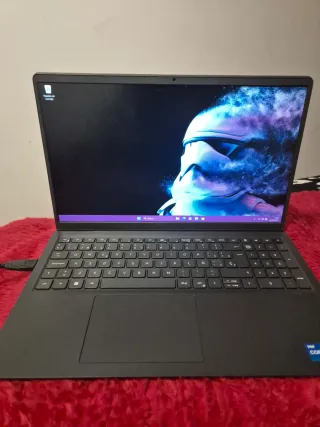 Portátil Dell Vostro i5-1235u,16gb,M2 500gb,144hz