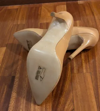 Salones de piel ZARA beige