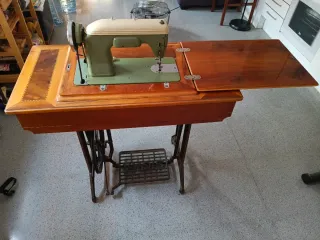 Máquina de coser Sigma antigua