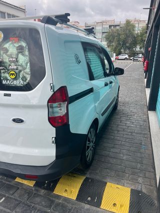 Ford Transit Courier 2015 kombi