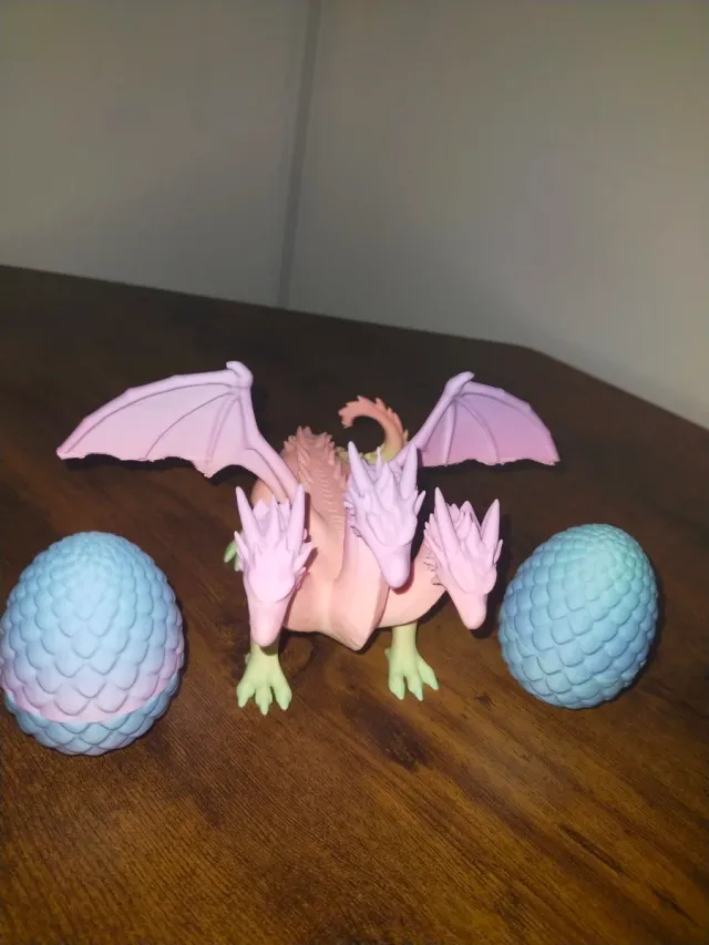 Dragón 3D con Huevos y sus crias.

