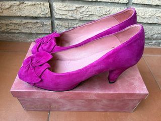 Zapatos tacón fucsia con lazo