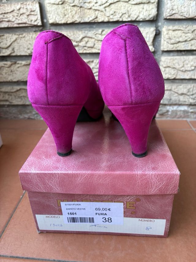 Zapatos tacón fucsia con lazo