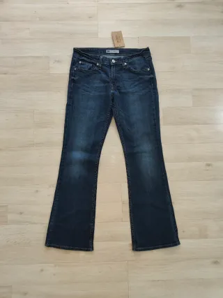 Pantalón Levi's 518 superlow W29L32 