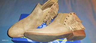 Stivaletti beige con frange n 40