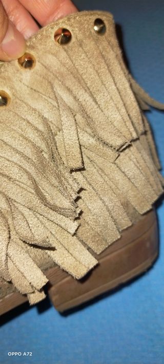 Stivaletti beige con frange n 40