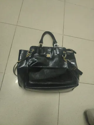 Bolso negro charol