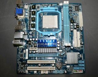 Placa base AM3+ AMD Athlon II x2 250 GA-MA78LM-S2H